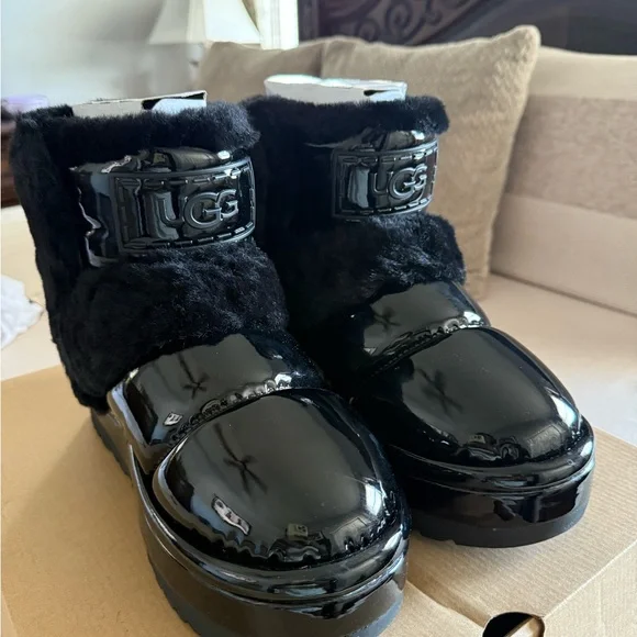 UGG Black Classic Boots - Picture 2 of 4
